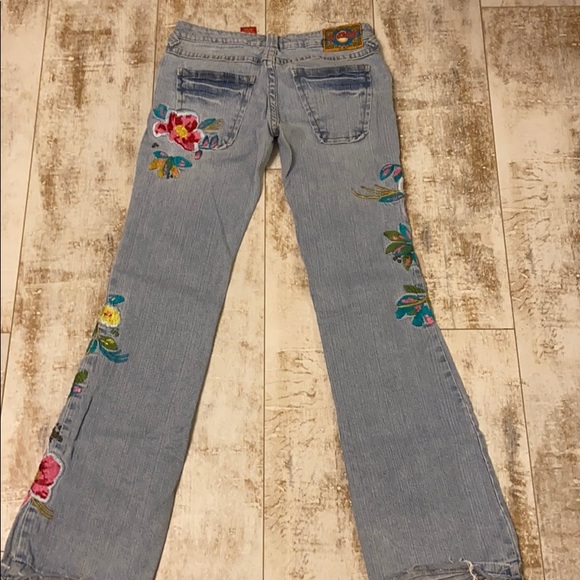 Light washed embroidered jeans/size 3/ZD jeans - Picture 2 of 2